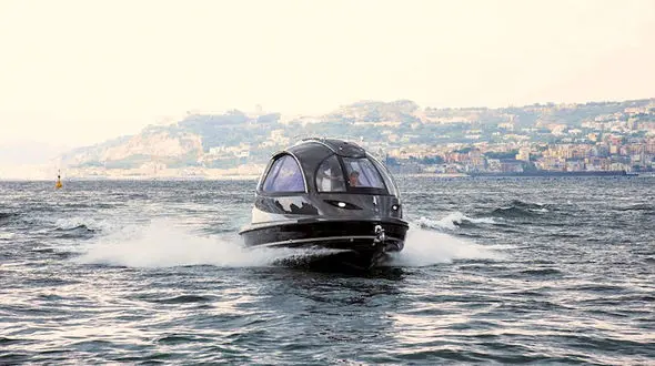 ساخت قایق شبیه سفینه فضایی در ایتالیا+تصاویر