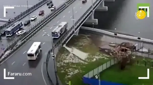 لحظه بریدن ترمز کامیون که یک فاجعه بزرگ رقم زد+ فیلم