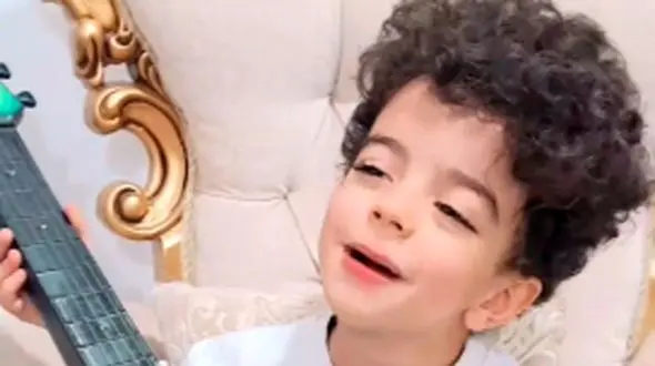 فیلم آوازخوانی شاد و مازندرانی مهدیار کلایی سالار معمولی سریال پایتخت / با این سنش چه خوانندگی میکنه!