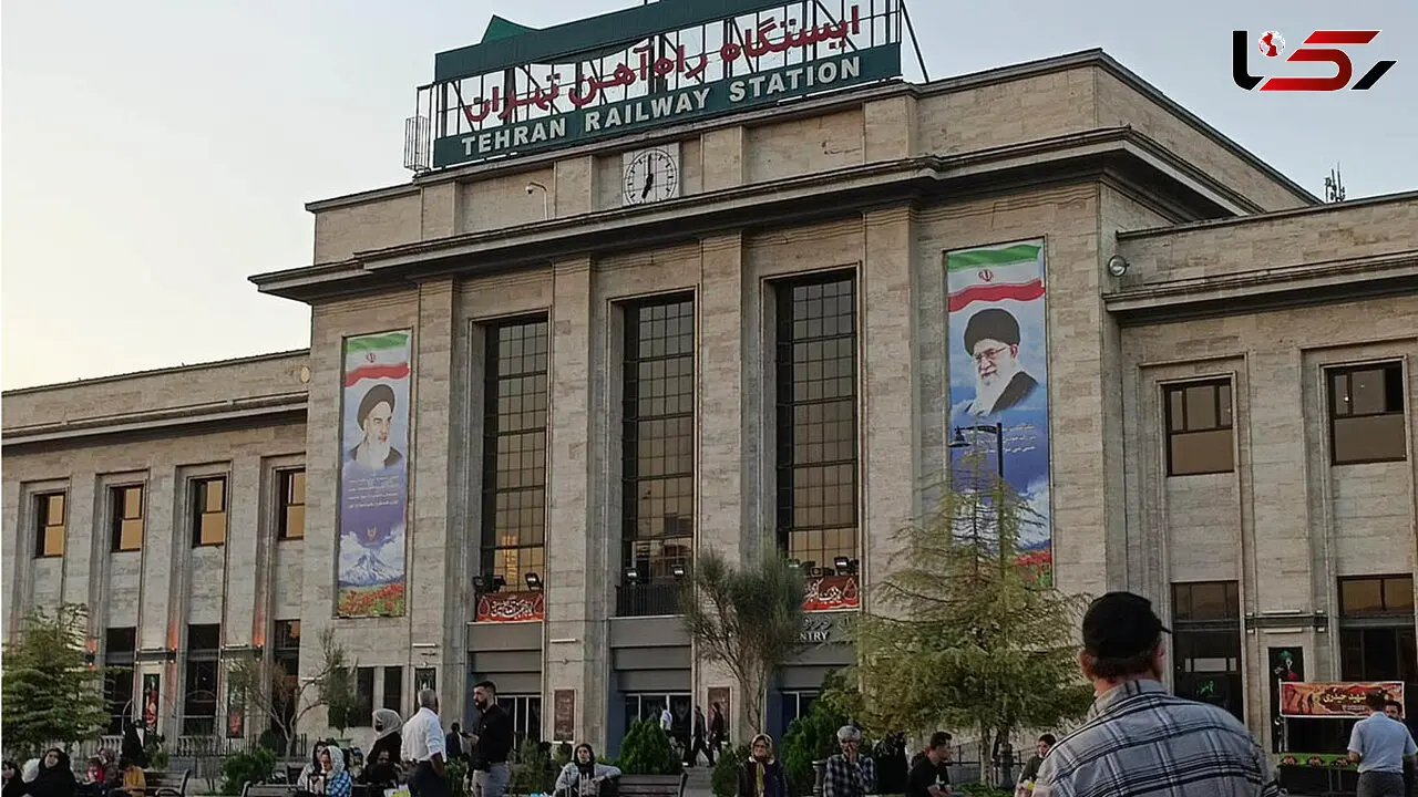 اعتراض مسافران به مدیریت شرکت راه آهن / مسافران تهران-رشت سردرگم شدند + فیلم
