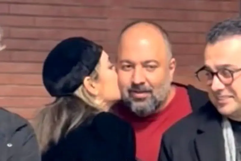 نرگس محمدی با کلاه پیل‌باکس