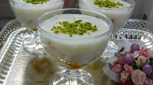 شیر گرم و فرنی غذایی مناسب برای روزه داران