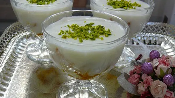 شیر گرم و فرنی غذایی مناسب برای روزه داران