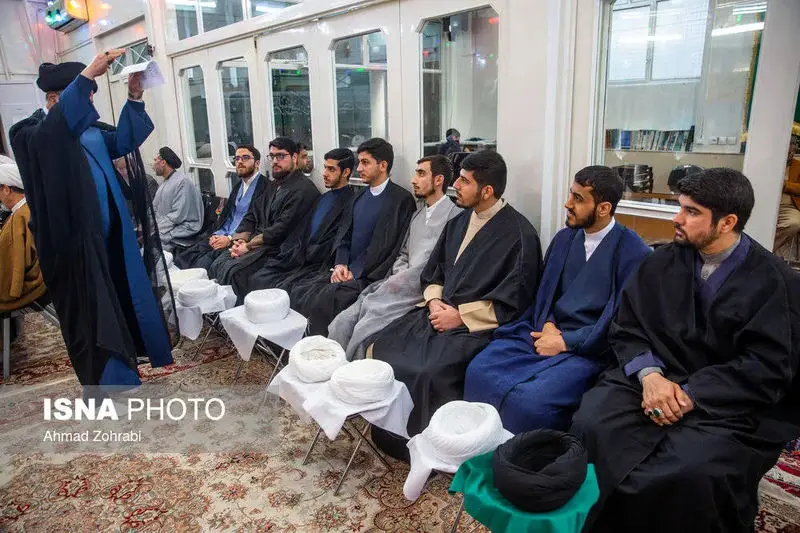 مراسم عمامه گذاری طلاب در قم