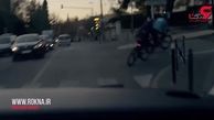 این گجت، موبایلتان را به آینه عقب دوچرخه تبدیل می کند! +فیلم