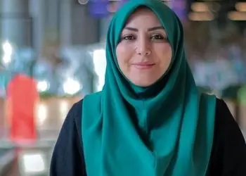 عکس اولین رونمایی از مادر جوان و مادربزرگ باکلاس  المیرا شریفی مقدم خانم مجری محبوب /  شبیه مامانشه یا مامان بزرگش