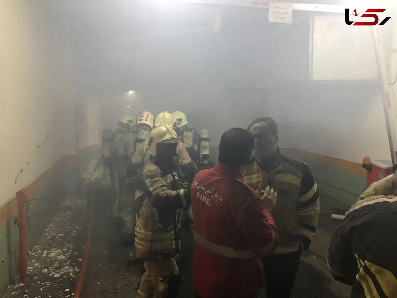 آتش نشان ها اجازه ورود به ساختمان را نمی دهند/ قادر به حل مشکلات دانشجویان نیستیم