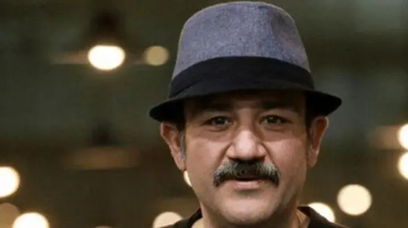 تصویری زیبا از خانواده سه نفره مهران غفوریان با همسر جوان و دختر خوشگلش در یک مراسم رسمی