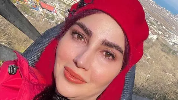 محاله حدس بزنید این خانم جذاب کدام بازیگر نون خ است ! + عکس های زیبایش خارج از سریال