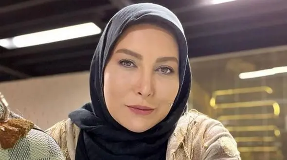 دورهمی خانوادگی فریبا نادری به همراه مادر و خواهر و برادرش در رستورانی شیک+عکس