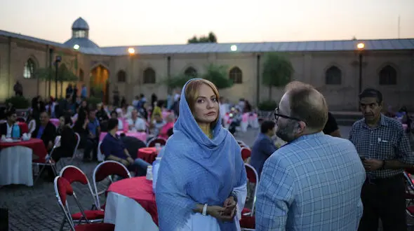 جمع صمیمانه هنرمندان در مراسم جشن عکاسان سینمای ایران+عکس های بازیگران معروف