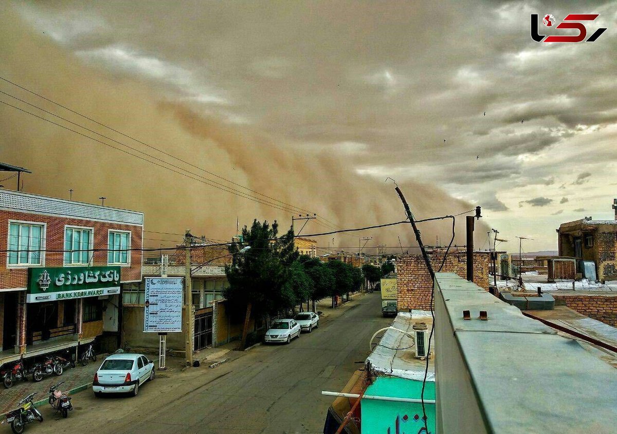 عکس / لحظه وحشتناک ورود طوفان به آران و بیدگل