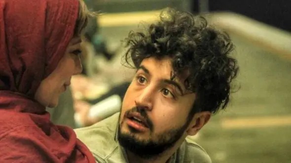 فیلم / مهرداد صدیقیان: 10 جلسه رفتم تراپی و بهم گفت روی کاغذ بنویس/ پیش دعانویس هم ...