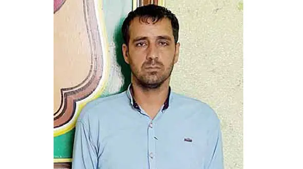 این مرد را می شناسید / او گواهینامه می داد! + عکس