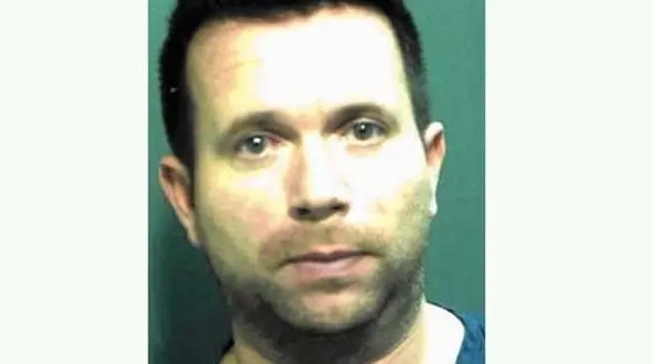 دختران و زنان از این شهربازی سالم بیرون نمی آمدند / شعبده باز آنان را به خلوتگاه شیطانی می برد+عکس