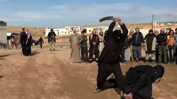 اعدام 9 جوان موصلی با اره برقی داعشی ها+عکس