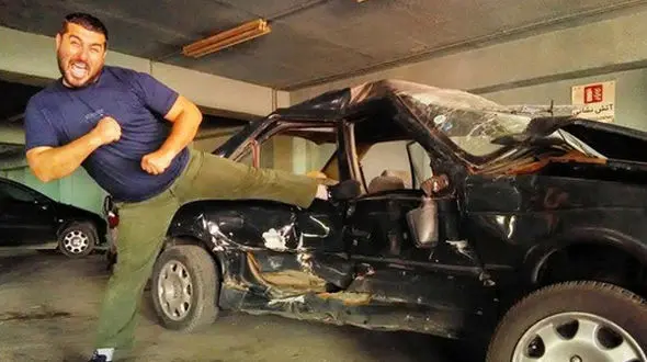 محسن کیایی با خودروی پارک شده برخورد کرد +عکس