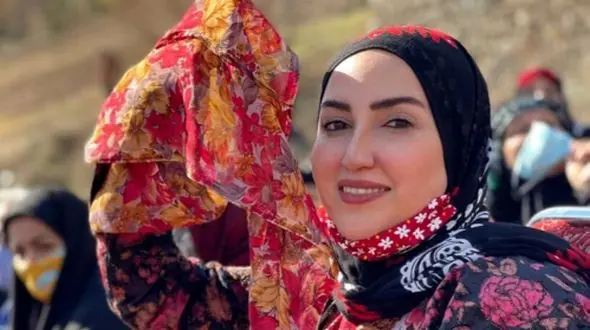 تغییر چهره شیلان، زن وحید سریال نون خ که قابل شناسایی نیست + عکس با دسته گل مثل عروس!