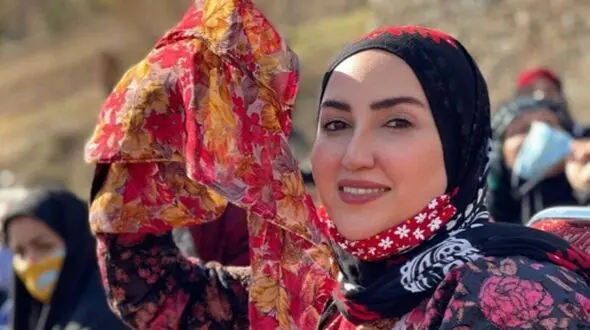 نگاهی به تغییر چهره شیلان، زن وحید سریال نون خ که قابل شناسایی نیست + عکس با دسته گل مثل عروس