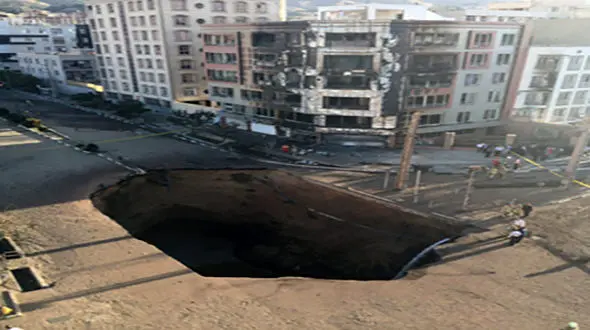 وضعیت قرمز در غرب تهران / شهردار تهران درجلسه اضطراری حضور یافت + فیلم انفجار و تصاویر