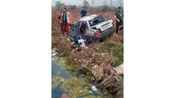 تصادف مرگبار و شاخ به شاخ نیسان آبی و پراید در جاده نور به چمستان + فیلم لحظه حادثه و عکس