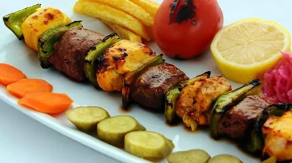 خوردن غذاهای رستورانی چه بلایی سرتان می آورد؟