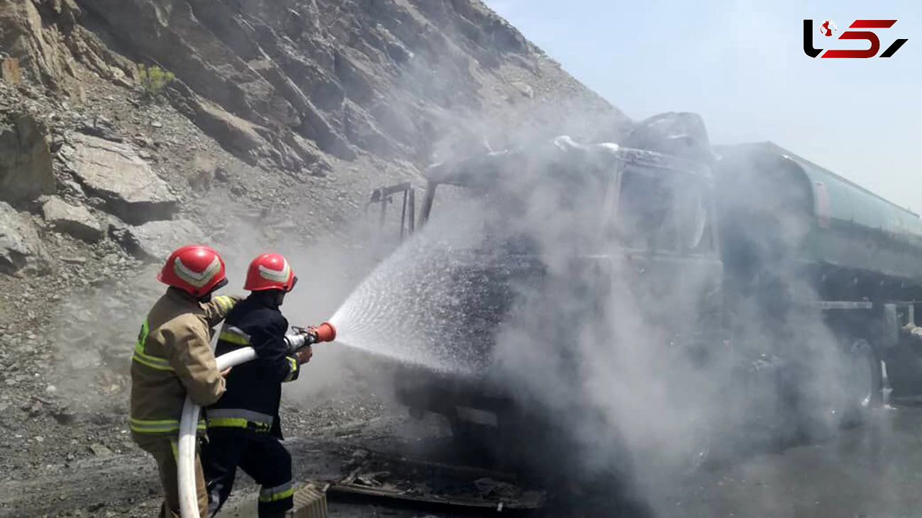 آتش‌سوزی خودروی کشنده در مسیر زاهدان به نصرت‌آباد خاموش شد