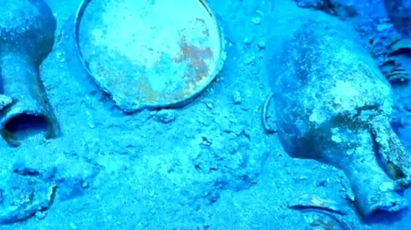 ماجرای گنج کاسه‌ها و کوزه‌ها در عمق 45 متری دریا