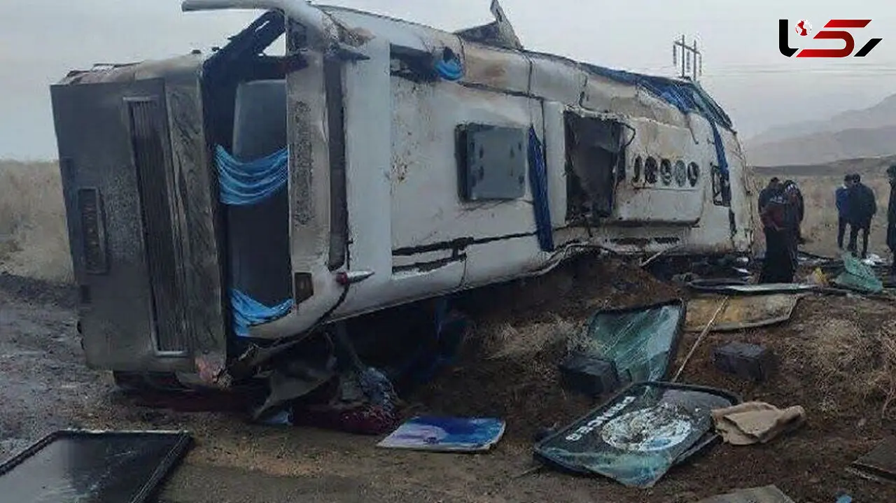 واژگونی یک دستگاه اتوبوس با 28 مسافر