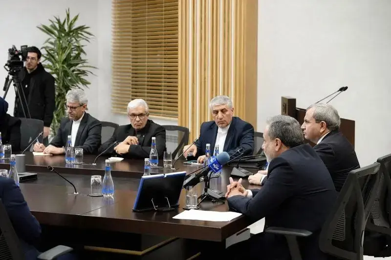 سید عباس عراقچی، معاون وزیر امور خارجه ایران، در جمع اساتید و دانشجویان دانشگاه دولتی باکو