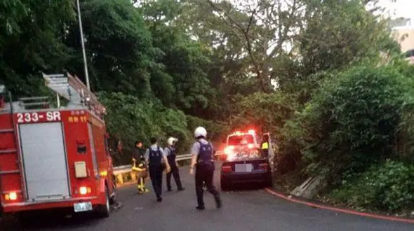 این زن و شوهر 48 ساعت در خودروی روشن کنار خیابان خواب بودند تا اینکه ...+ عکس