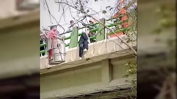 فیلم لحظه خودکشی دختر جوان در کرمانشاه