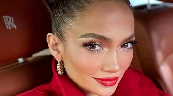 رقص جنیفر لوپز در تولدش روی میز ! / همه مردم شوکه شدند ! 