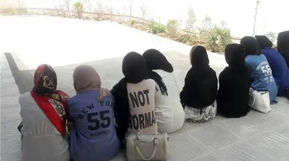 دستگیری 15 دختر و پسر مست در باغ ویلایی پردیس تهران / تحقیق درباره روابط غیر اخلاقی دستگیر شدگان ادامه دارد+عکس