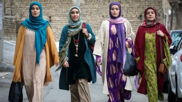 عکس زیبایی واقعی 3 خانم بازیگر سریال نون خ در یک قاب ! / تفاوتشان با سریال را ببینید !