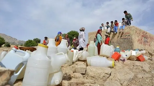 منابع موجود کشور به شکل اصولی تنها توانایی تولید غذا برای 25 میلیون نفر را دارند/ مادر مشکلات ایران آب است