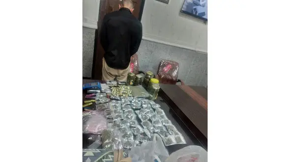 دستگیری 3 مرد کثیف با  بیش از 2 کیلوگرم ماری جوآنا در آبادان + عکس