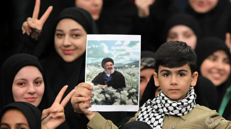 دیدار دانش‌آموزان و دانشجویان با رهبر انقلاب در حسینیه امام‌خمینی(ره) - به مناسبت 13 آبان 