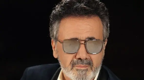 فیلم رقص و آواز معین در عروسی دهه چهل احمد آزاد / باورکردنی یعنی خودشه
