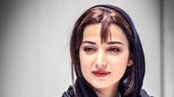 سبک زندگی جالب روشنگ گرامی با قیافه خواب آلود در جشن تولد دوستش