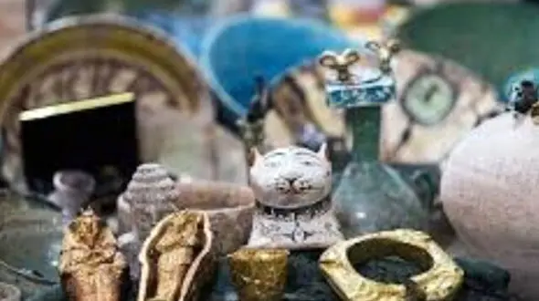 کشف گنج نفیس در قشم / این مرد نقشه گنج داشت 