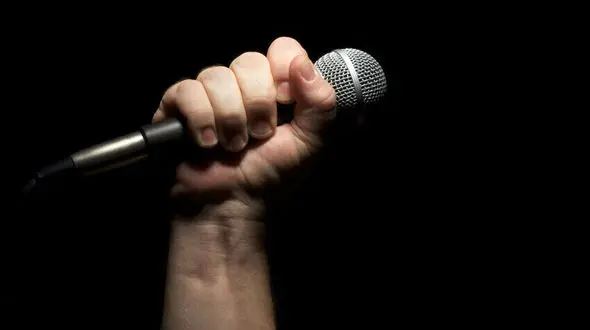 یک مداح در پرونده سیاسی دستگیر شد / دادستان تاکستان اعلام کرد