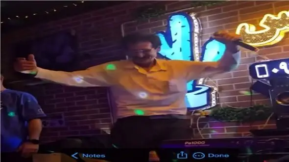 فیلم آواز باشکوه علی گرایلی در کنسرتش ! / با آهنگ  بلا سوخته تره نخام همه را به رقص انداخت !