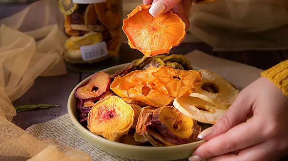 خطرات پنهان میوه خشک 