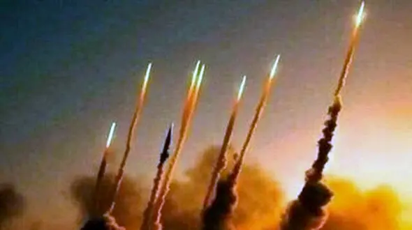 چرا سپاه با اطلاع قبلی به اسرائیل حمله کرد ؟ / راز استفاده نکردن ایران از موشک ها و پهپاد های پیشرفته در حمله به اسرائیل