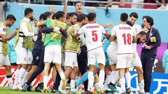 پیشکسوت فوتبال ایران: شجاعانه و یکدل بازی کردیم و ولز شگفت زده شد /  باید آمریکا را هم ببریم
