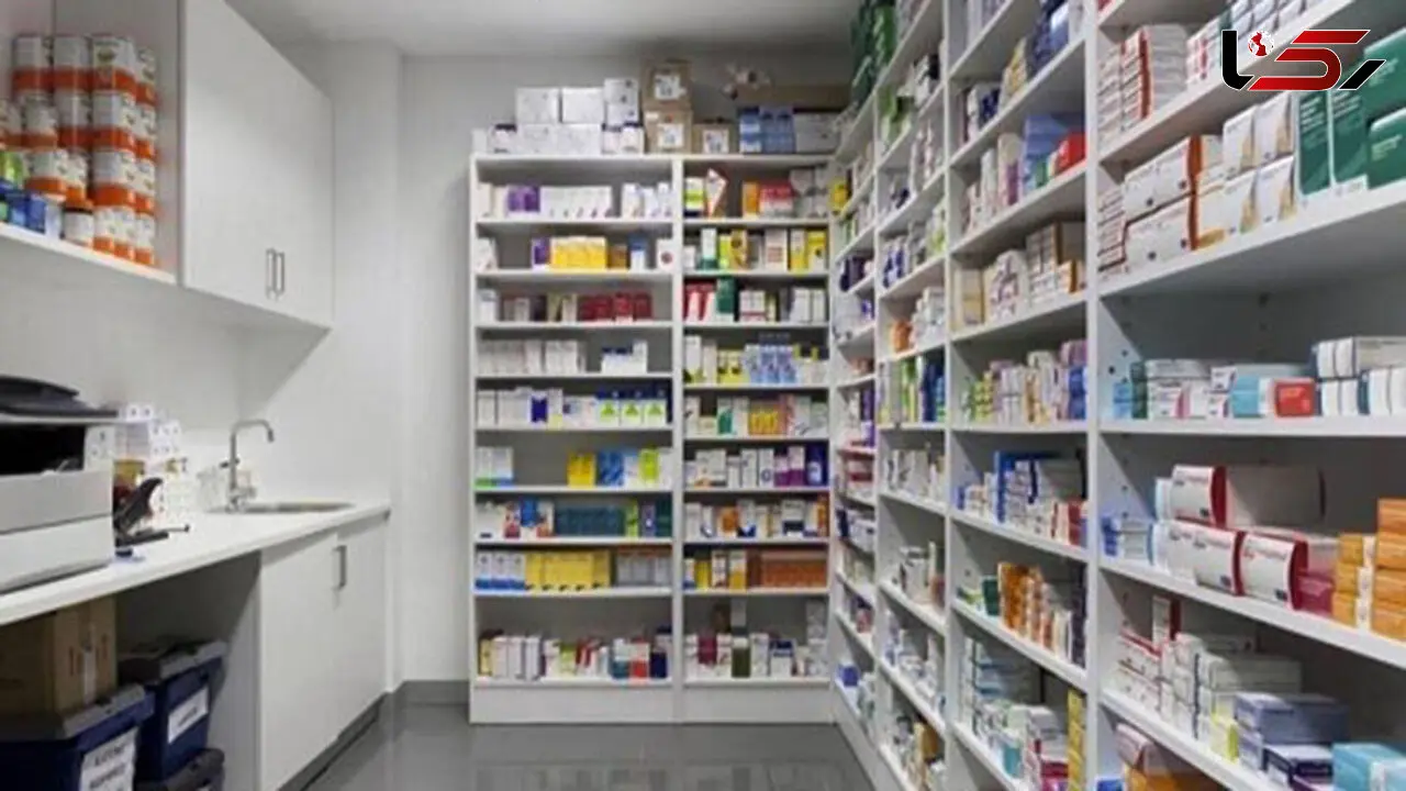 بازدید سرزده وزیر بهداشت از یک داروخانه در مشهد + فیلم