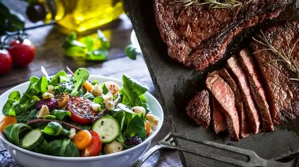 برای عضله‌ سازی، گوشت بهتر است یا گیاه؟