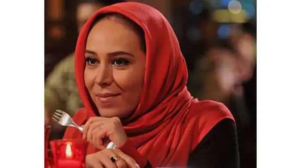 بیوگرافی و حواشی الهام جعفرنژاد خانم بازیگر سریال مستوران !