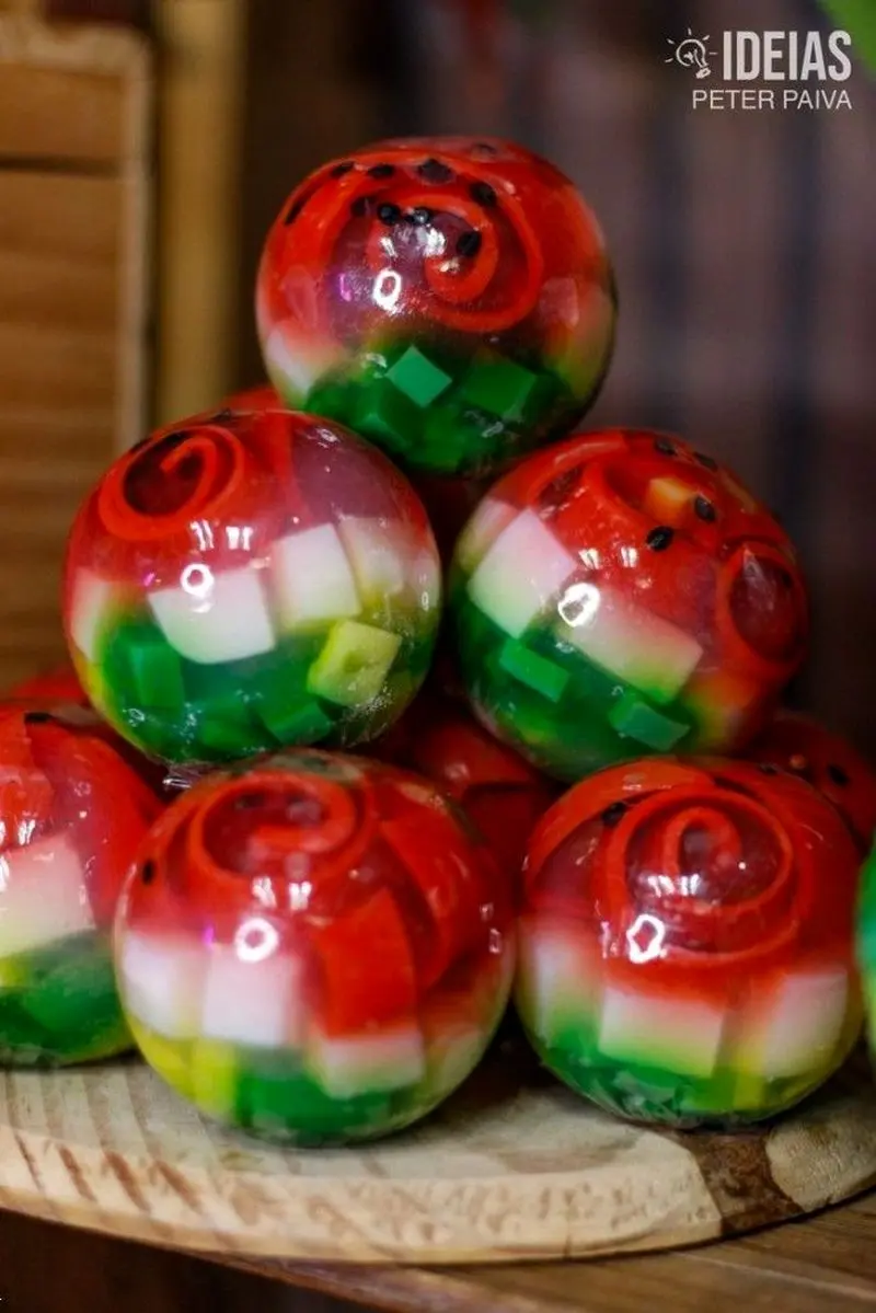 تزیین ژله شب یلدا | جدیدترین و شیکترین ایده های تزیین ژله شب یلدا ۱۴۰۴ فوق لاکچری و عروس‌پسند!